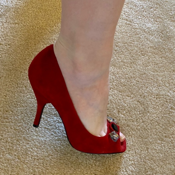BCBG red suede jeweled peep-toe heels! - Picture 5 of 5
